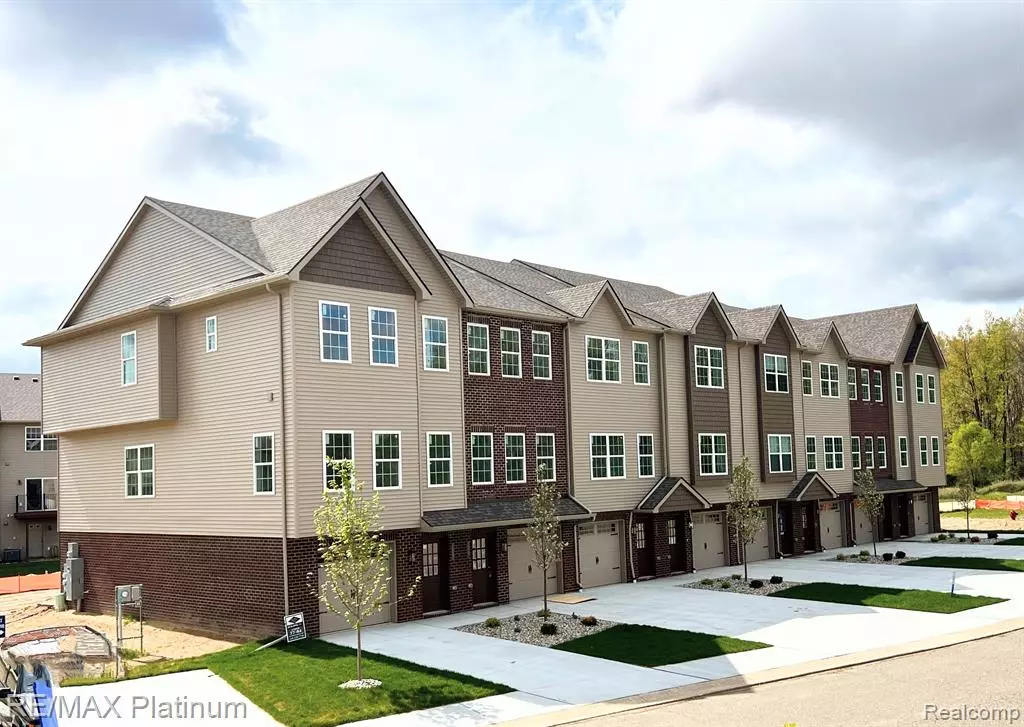 Howell Twp, MI 48855,1680 PINECROFT Lane