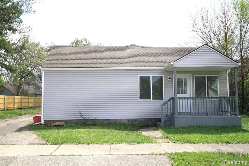 2026 E PARKWOOD Avenue, Burton, MI 48529