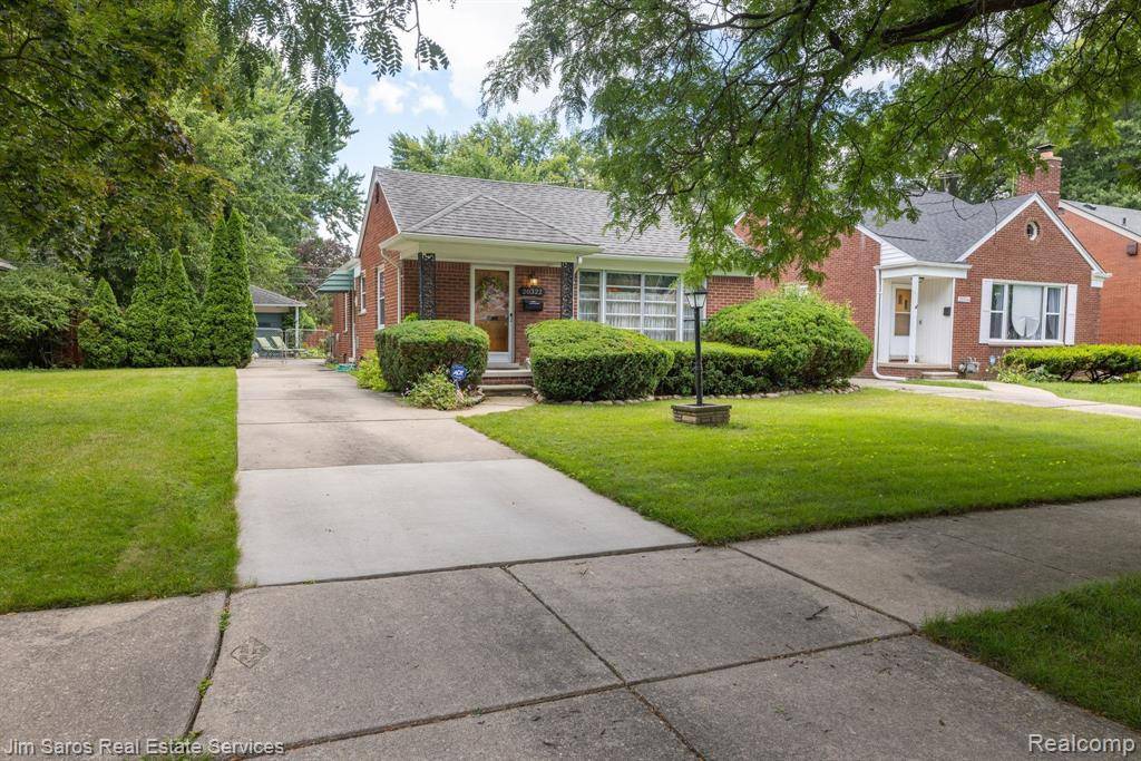 20322 Woodmont, Harper Woods, MI 48225