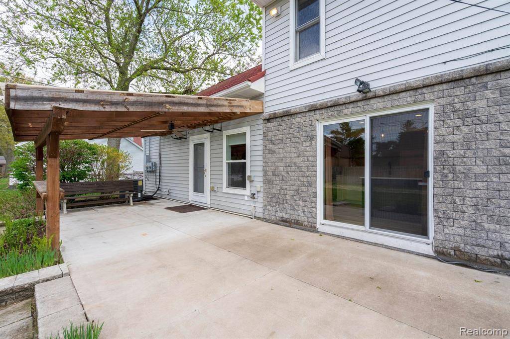 Keego Harbor, MI 48320,3246 MILLWALL Avenue