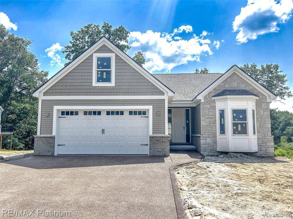 4580 STILLMEADOW Drive, Genoa Twp, MI 48843