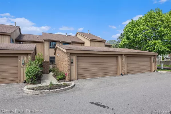 6202 ANDREA Lane,  West Bloomfield Twp,  MI 48322
