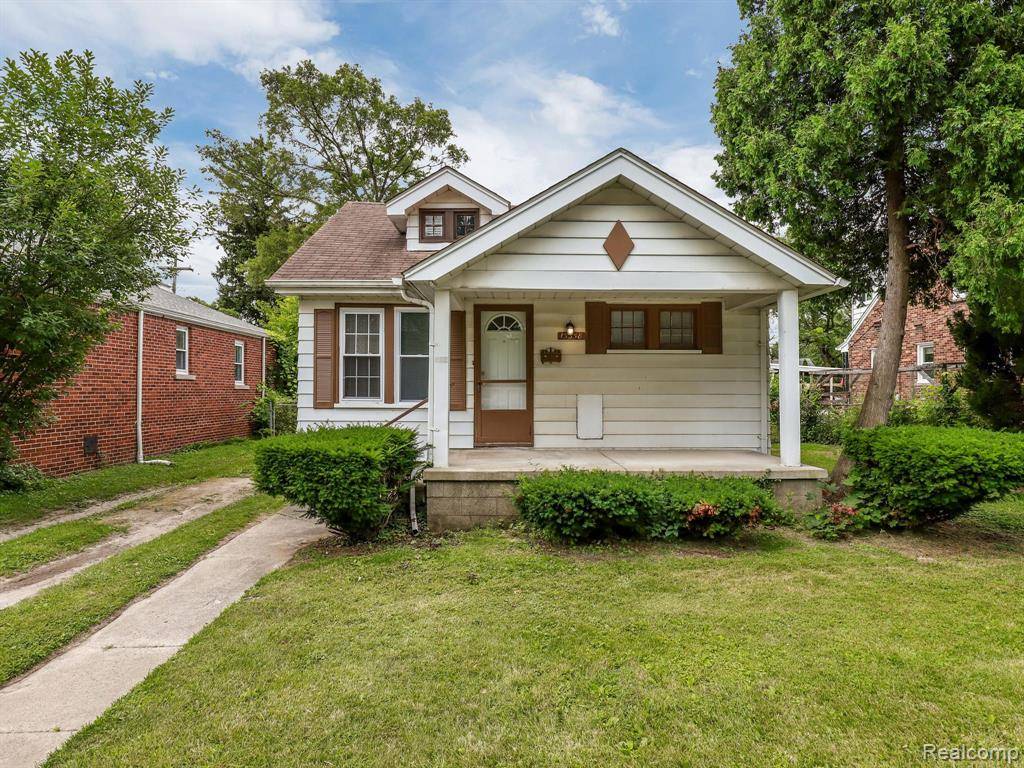 15358 CHARLES R Avenue, Eastpointe, MI 48021