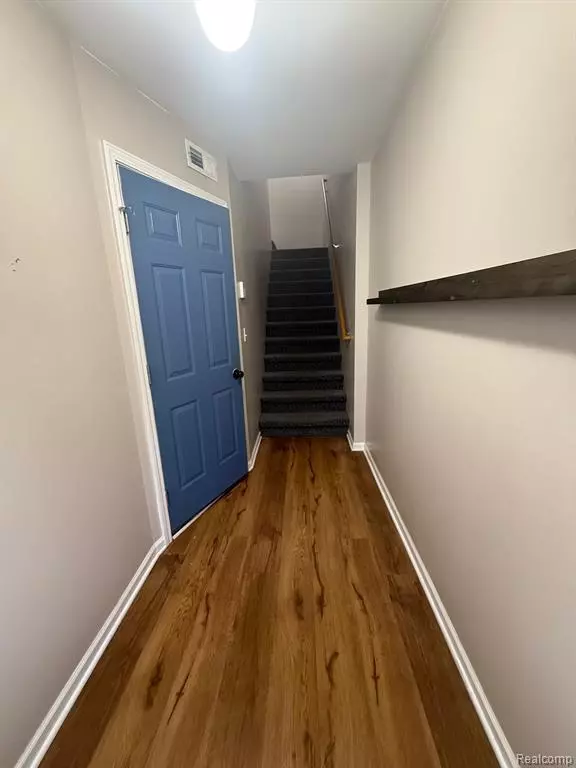 Howell Twp, MI 48855,1618 RED HICKORY