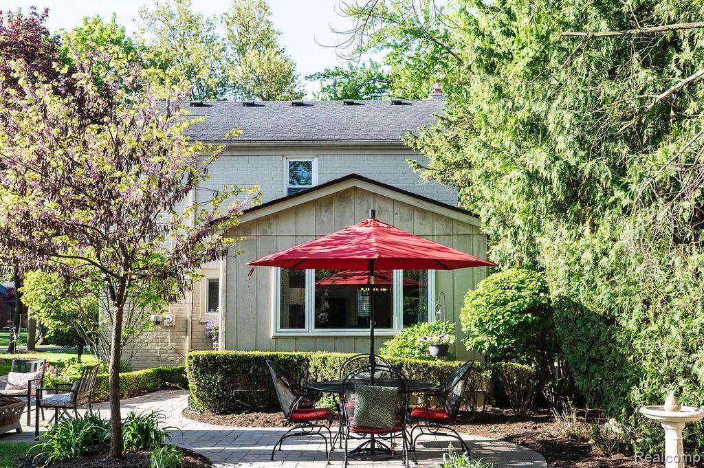 Beverly Hills Vlg, MI 48025,16260 LOCHERBIE Avenue