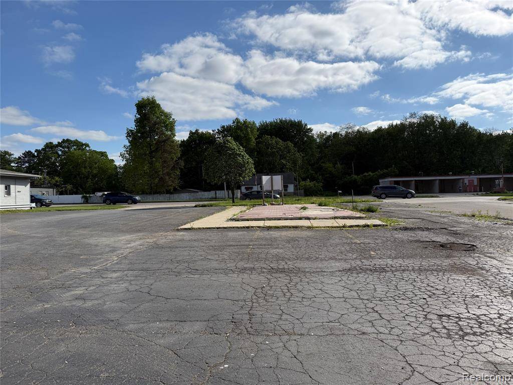 Pontiac, MI 48340,228 W WALTON Boulevard