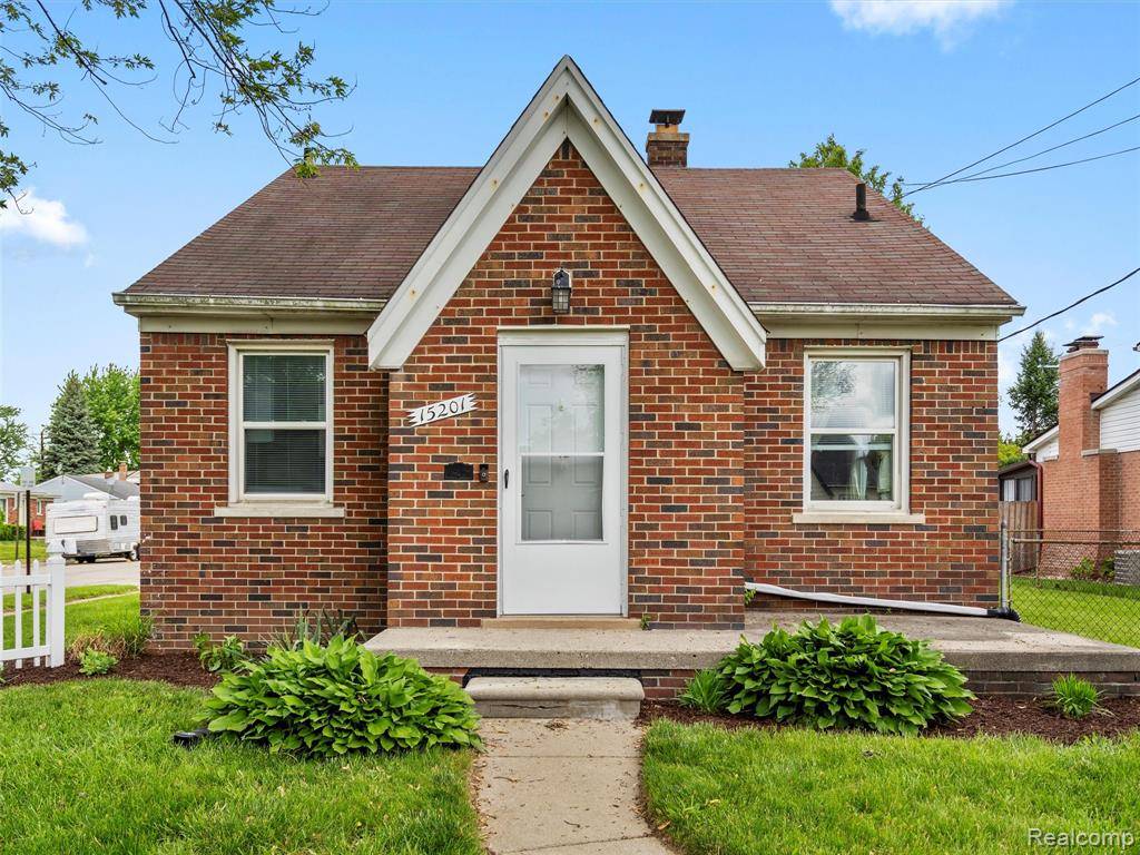 15201 Crescentwood Avenue, Eastpointe, MI 48021