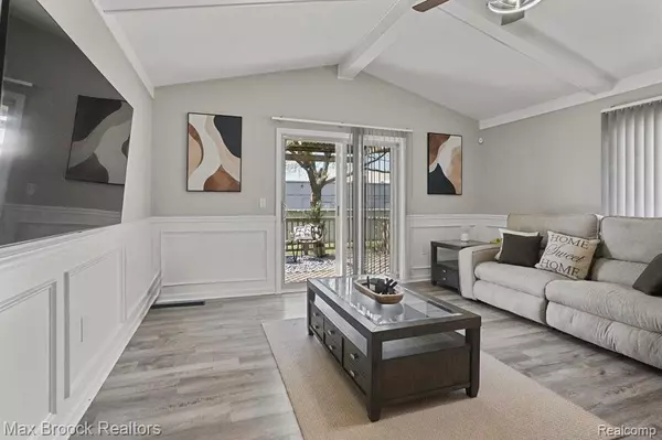 Macomb Twp, MI 48044,48775 WINDMILL Circle W