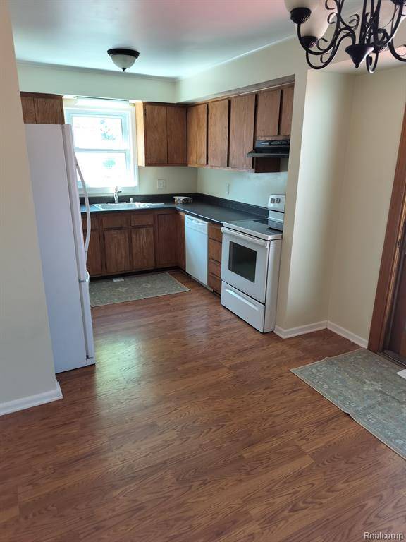 Livonia, MI 48150,9909 BROOKFIELD Street