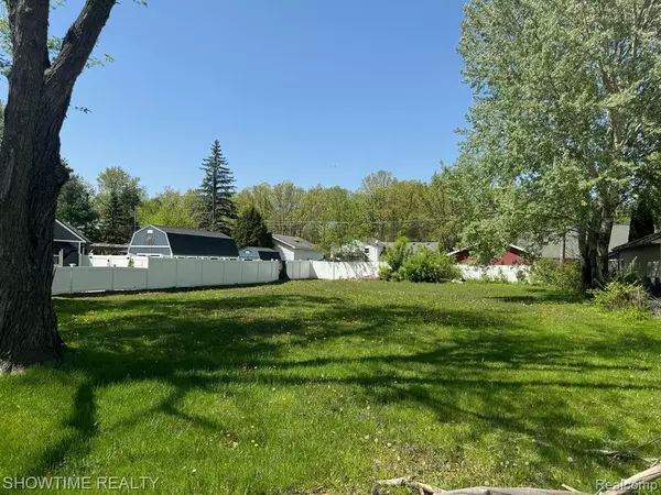 Farmington Hills, MI 48335,34070 EDNA Street