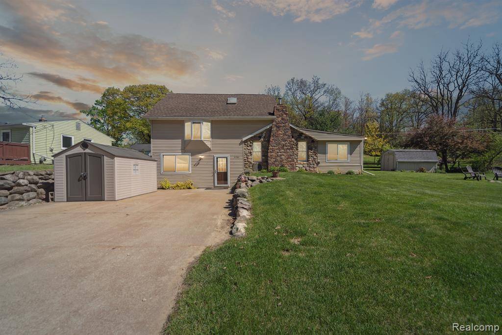5780 ELVIRA, Putnam Twp, MI 48169