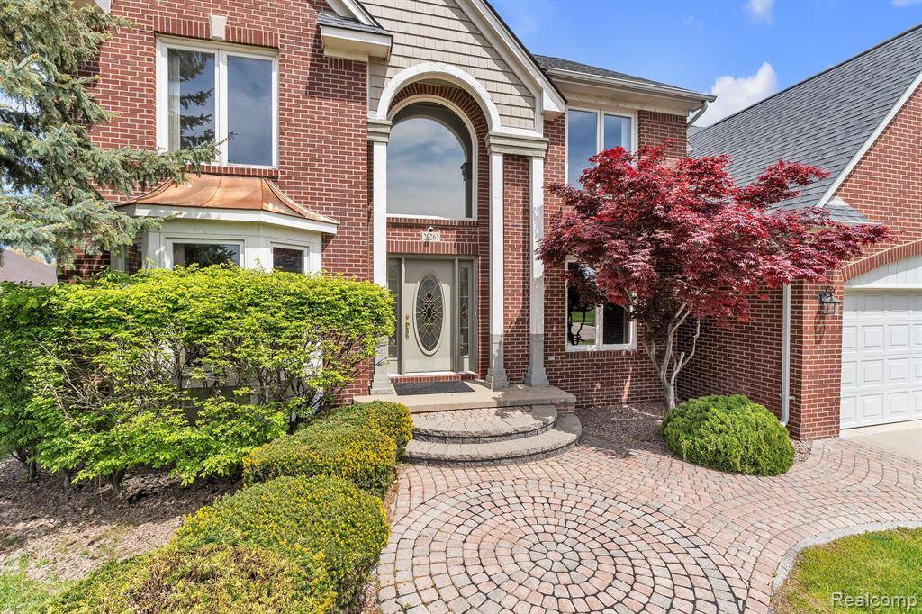 Macomb Twp, MI 48044,20261 RAMBLEWOOD Drive