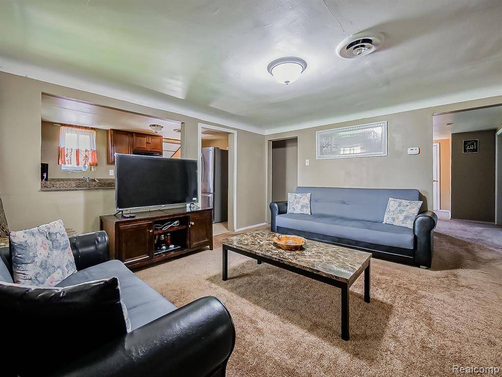 Dearborn Heights, MI 48127,8320 NIGHTINGALE Street