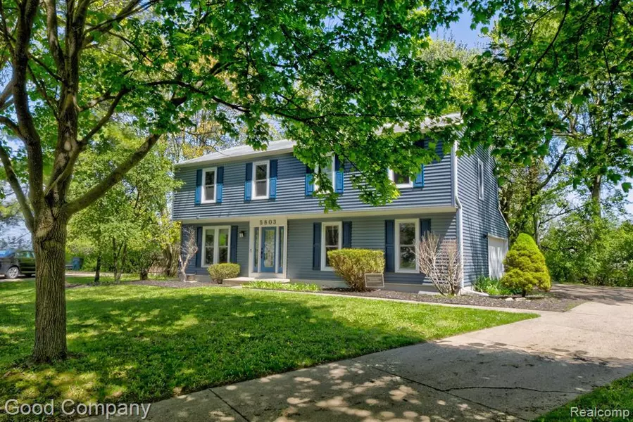 5803 BEAUCHAMP, West Bloomfield Twp, MI 48322