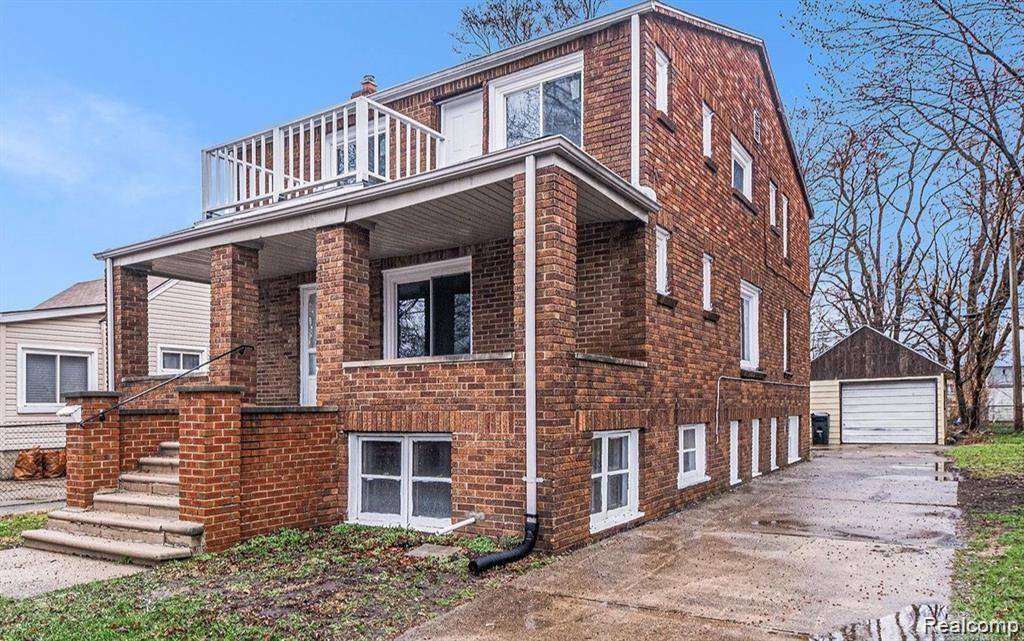 1747 E MADGE Avenue, Hazel Park, MI 48030