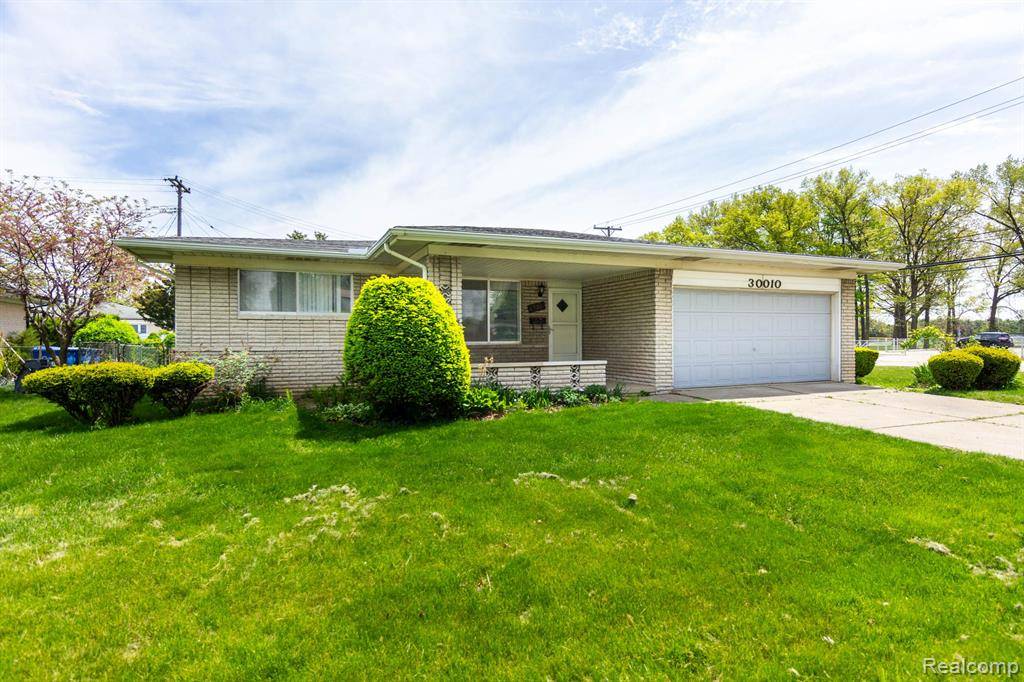 Warren, MI 48092,30010 WOODHOUSE Drive