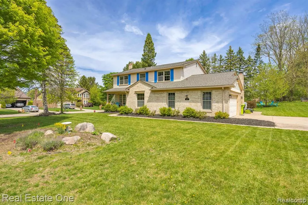 Novi, MI 48375,22480 ALTON Court