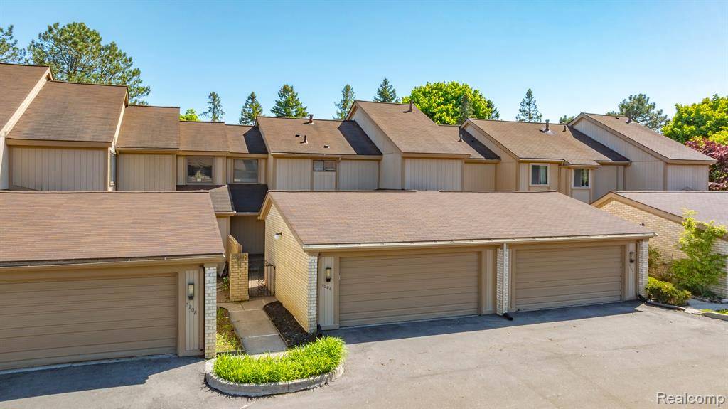 5206 RICHARD RUN WEST, West Bloomfield Twp, MI 48322
