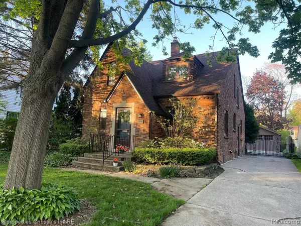 532 SAINT CLAIR Street, Grosse Pointe, MI 48230
