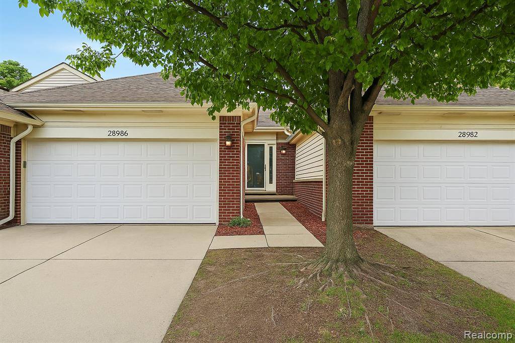 28986 CHRISTOPHER Lane, Southfield, MI 48034