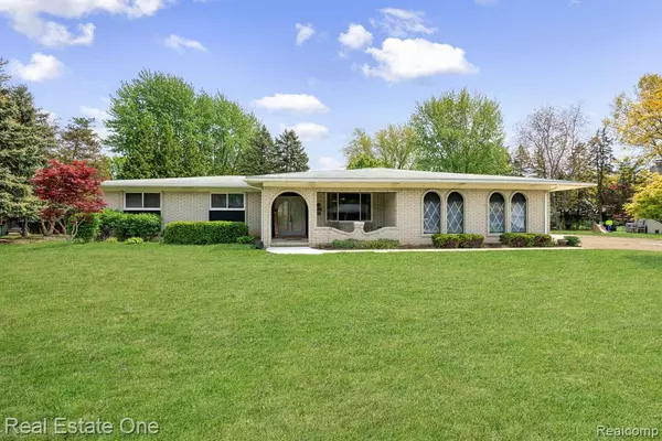 39764 BONNIE COURT,  Clinton Twp,  MI 48038