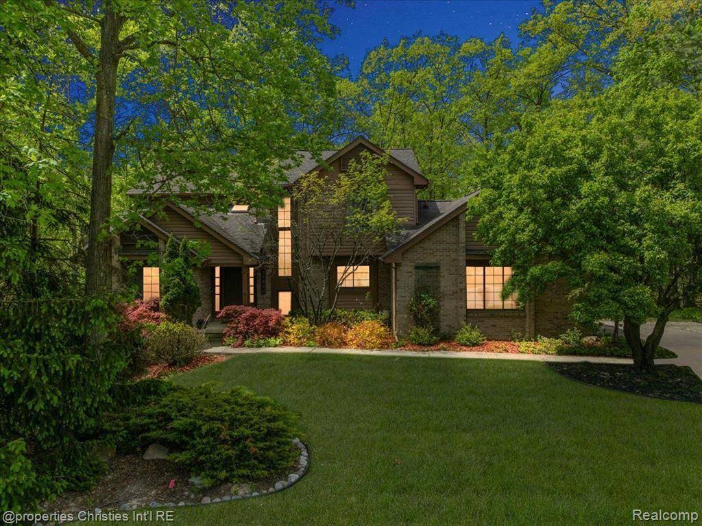 27690 Acorn Park Court Court, Farmington Hills, MI 48336