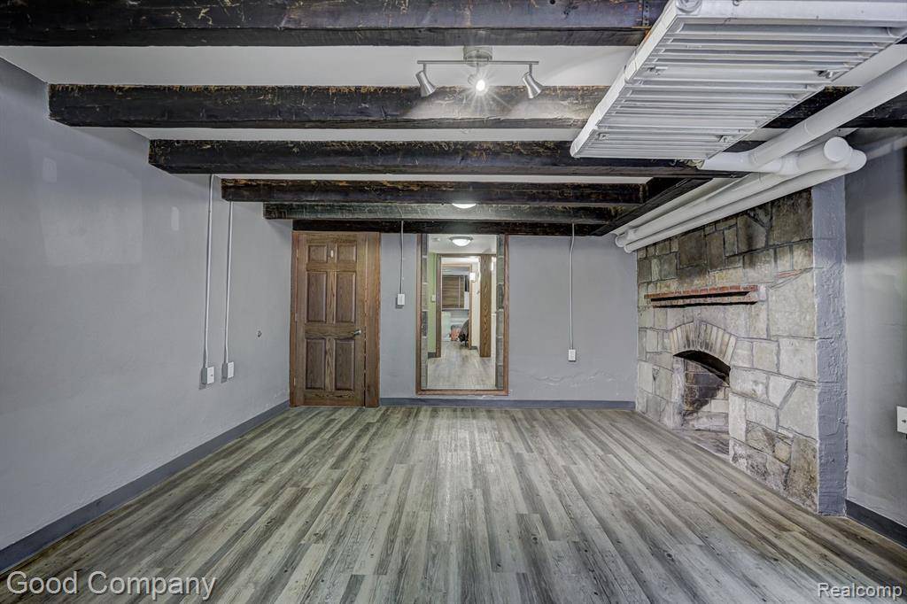 Royal Oak, MI 48067,637 S CONNECTICUT Unit 2