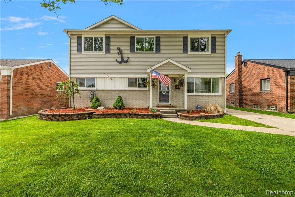 23142 PORT Street, St. Clair Shores, MI 48082