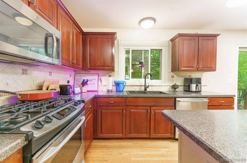 Wixom, MI 48393,1418 TRAILSIDE Boulevard