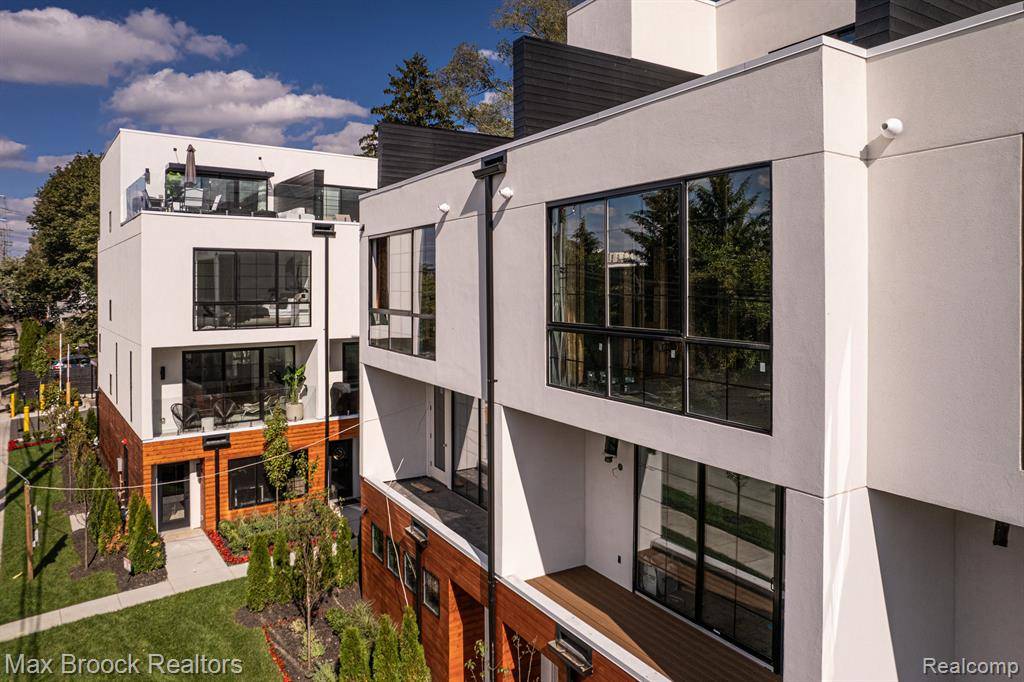 533 E Harrison Avenue 20, Royal Oak, MI 48067