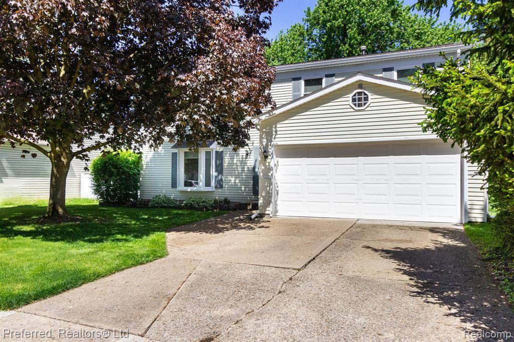41944 CHERRY HILL Road, Novi, MI 48375