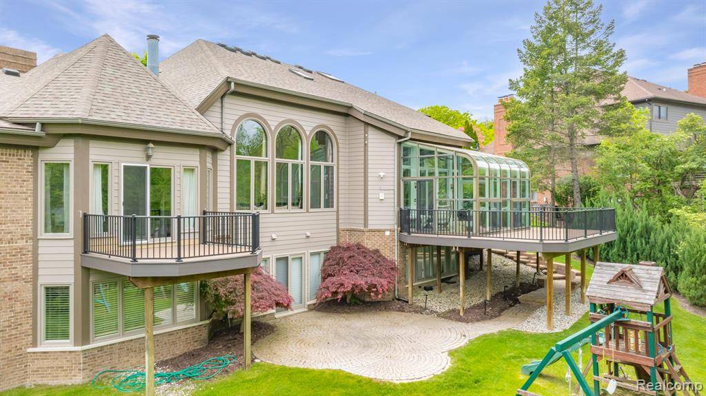 West Bloomfield Twp, MI 48322,6127 WINCLIFF Drive