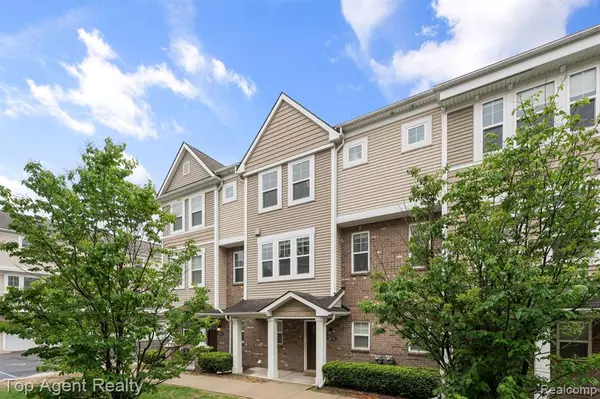 1071 N SHERMAN Drive B, Royal Oak, MI 48067