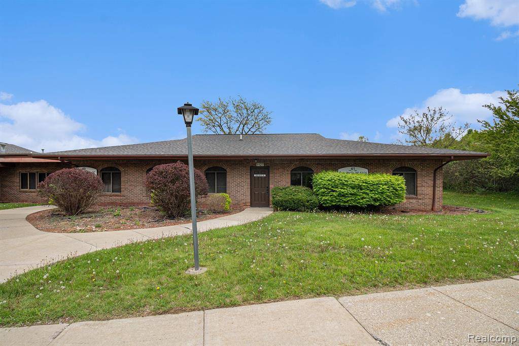 Flint Twp, MI 48532,1127 VILLA LINDE