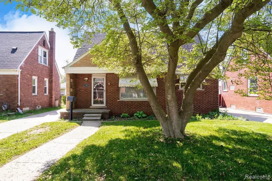 1526 S GULLEY Road, Dearborn Heights, MI 48125