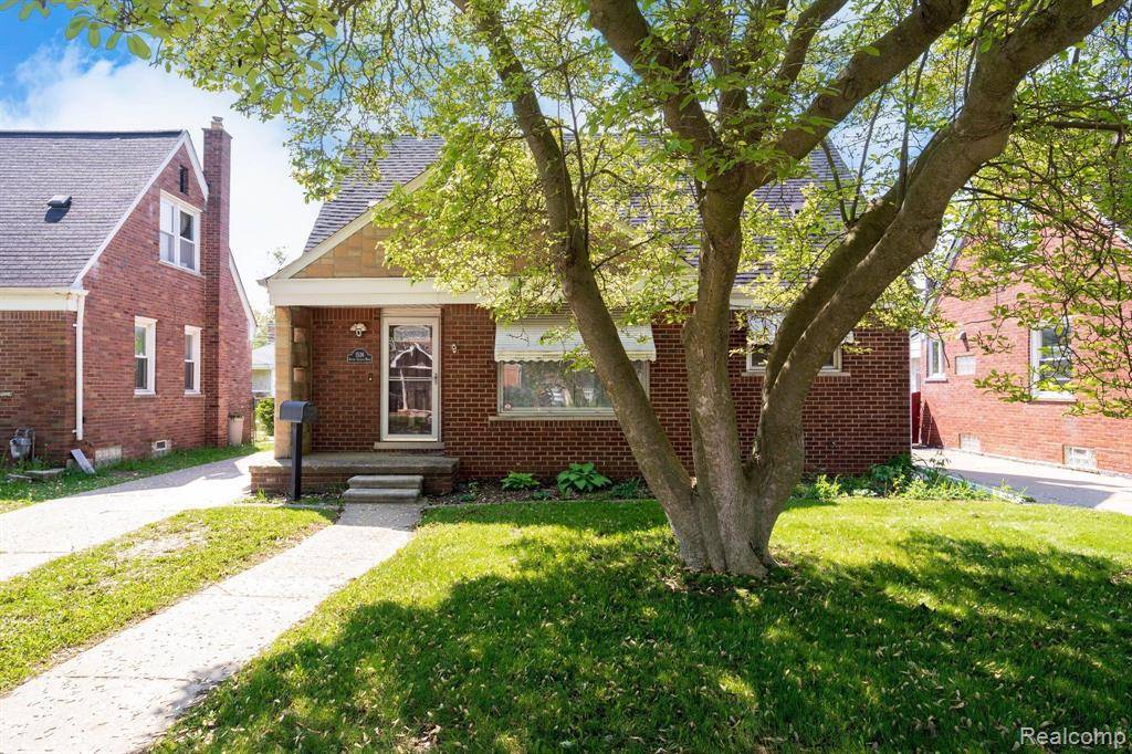 1526 S GULLEY Road, Dearborn Heights, MI 48125