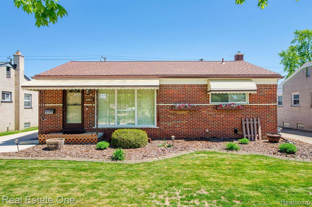 8744 SHARI Drive, Westland, MI 48185