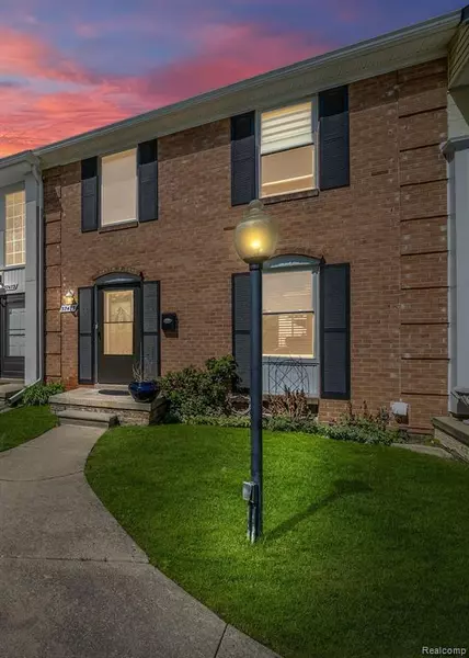 37475 CHARTER OAKS Boulevard, Clinton Twp, MI 48036