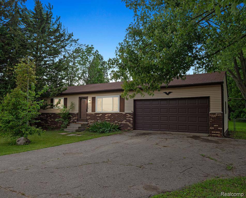 43667 DEQUINDRE Road, Troy, MI 48085