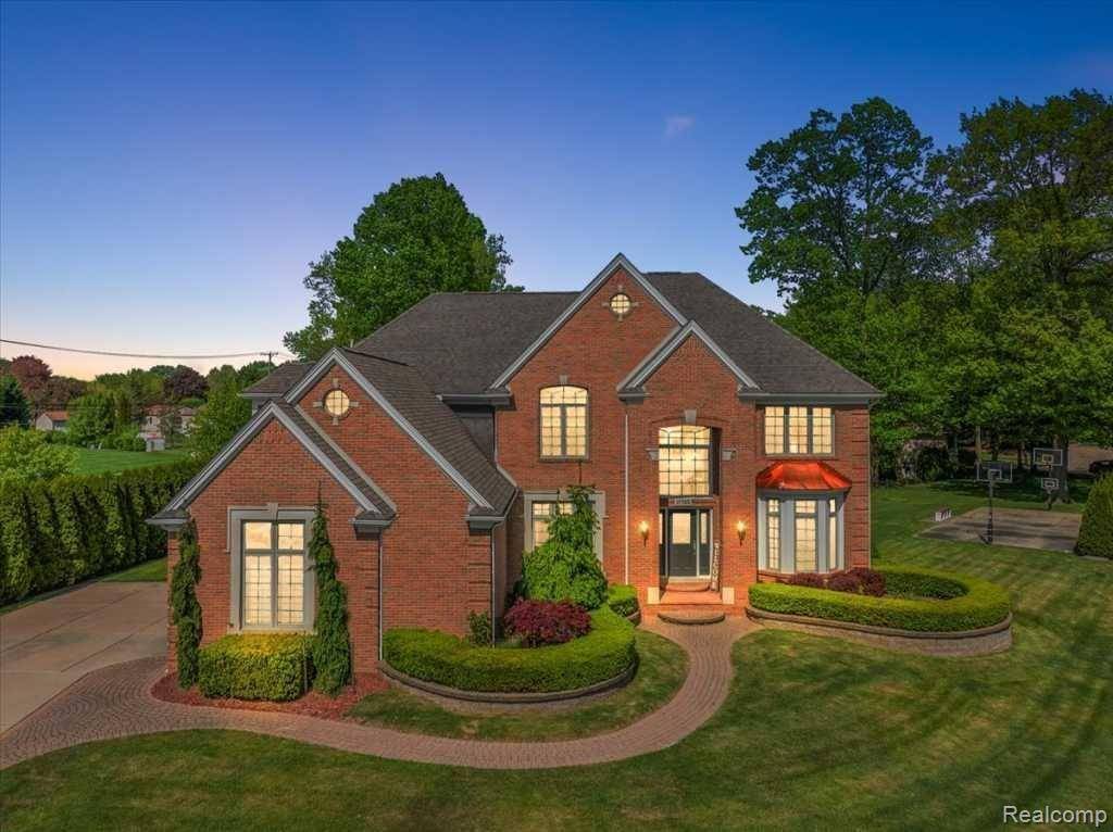 17745 CHRISTINE Boulevard, Clinton Twp, MI 48038