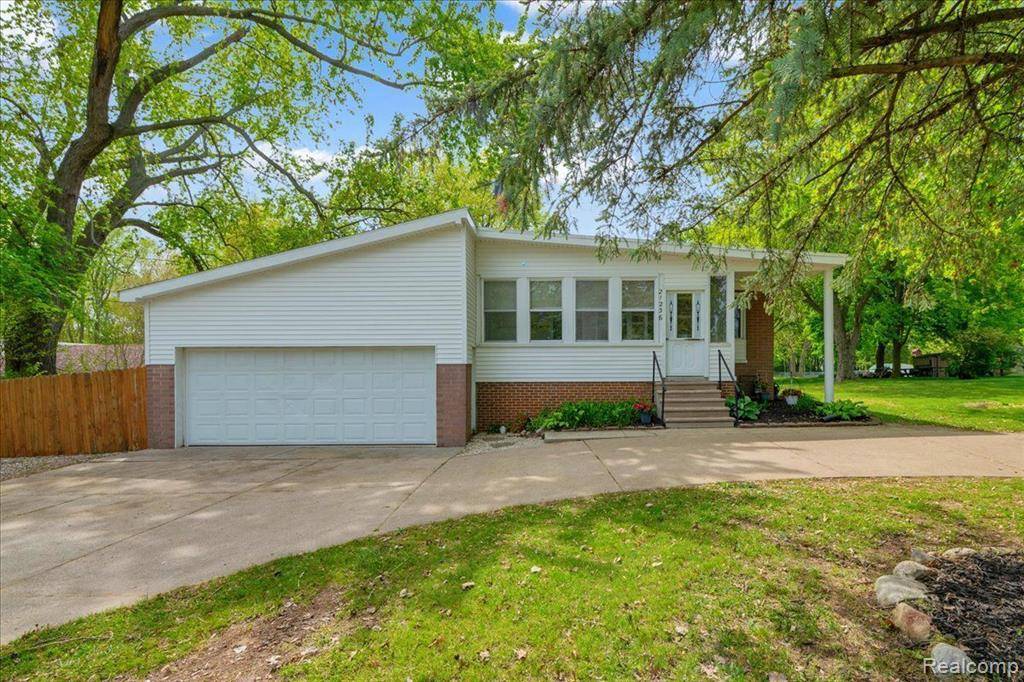 21236 GUDITH Road, Woodhaven, MI 48183