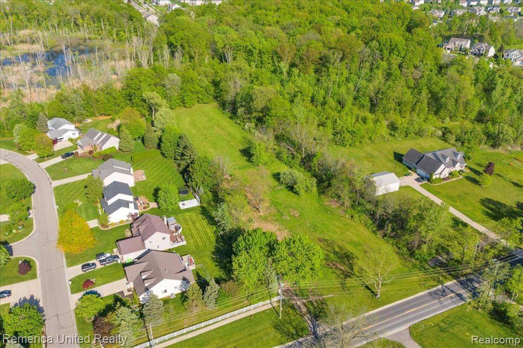 Lyon Twp, MI 48178,25100 MARTINDALE Road