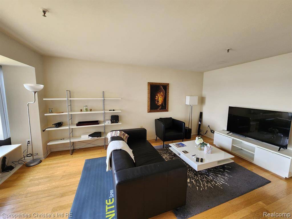Detroit, MI 48226,1001 W JEFFERSON Avenue #4D