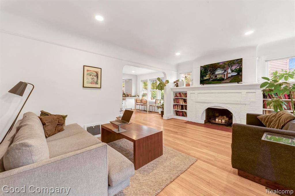 Ferndale, MI 48220,364 W CAMBOURNE Street