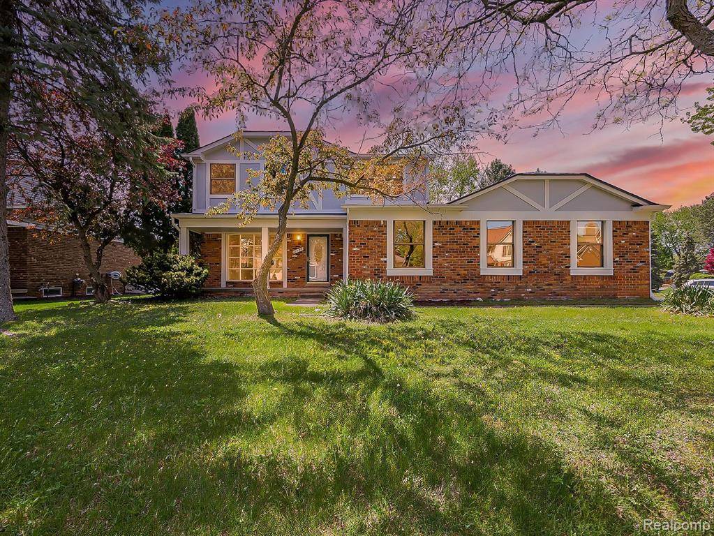 2739 BROADMOOR Drive, Rochester Hills, MI 48309