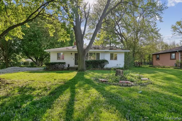 1247 ORCHID Street,  Waterford Twp,  MI 48328