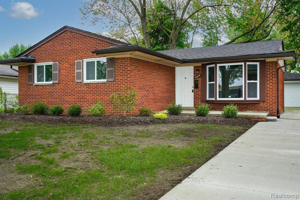30644 HAYES Road, Roseville, MI 48066