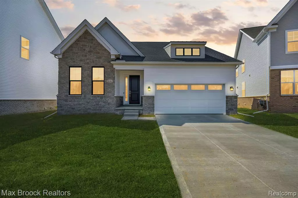West Bloomfield Twp, MI 48322,5636 Suffolk Court