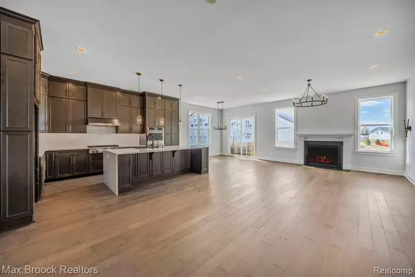 West Bloomfield Twp, MI 48322,5636 Suffolk Court
