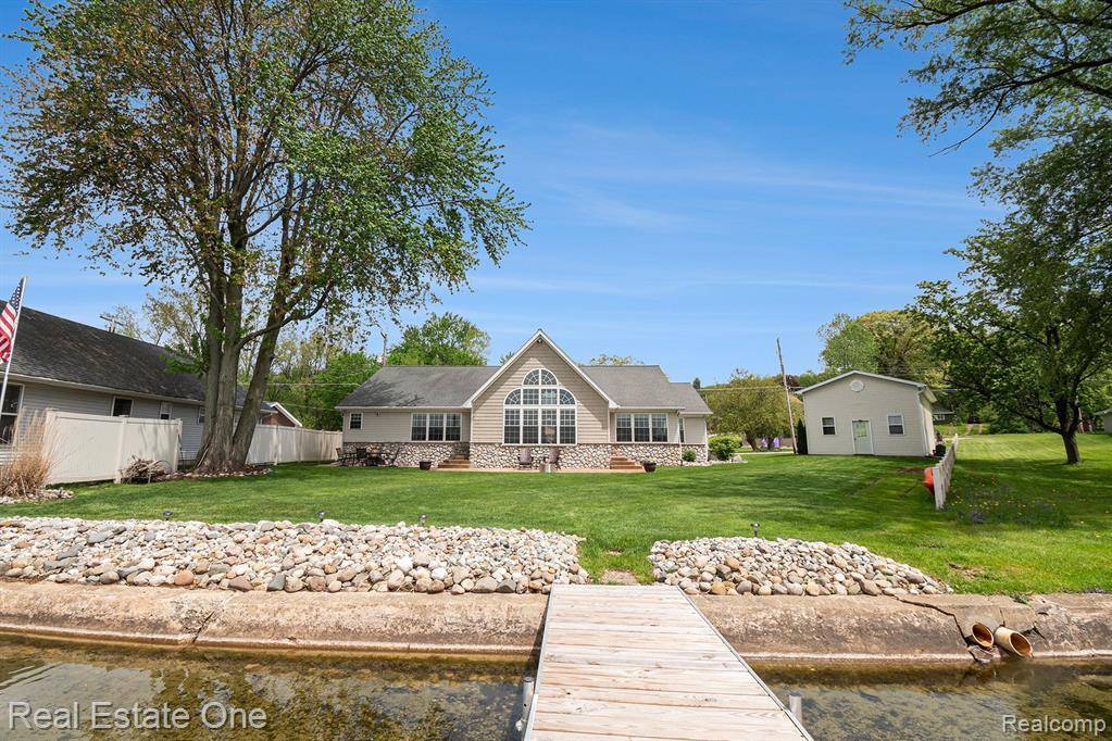 1171 N SHORE Drive, Clarence Twp, MI 49284